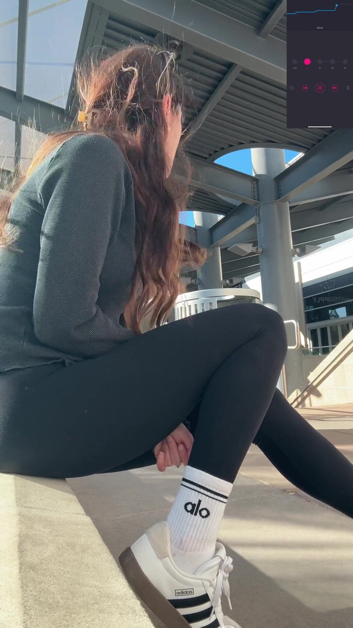 Nadia Foxx: Mencari Tempat di Mall untuk memancut keras | Orgasme | Dekat luar