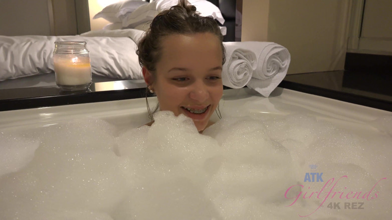 ATK Fans (Girlfriends): Vacances virtuelles à Las Vegas avec Liza Rowe 2/3