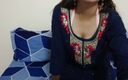Saara Bhabhi: भारतीय क्लोज-अप चूत चाटना saarabhabhi66 को बहकाने के लिए ताकि उसे लंबी चुदाई के लिए तैयार किया जा सके, हिंदी रोलप्ले hd अश्लील वीडियो