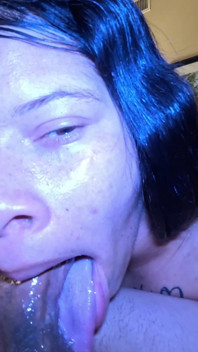 Redd có một số con cặc lớn bú môi và nuốt tinh của tôi
