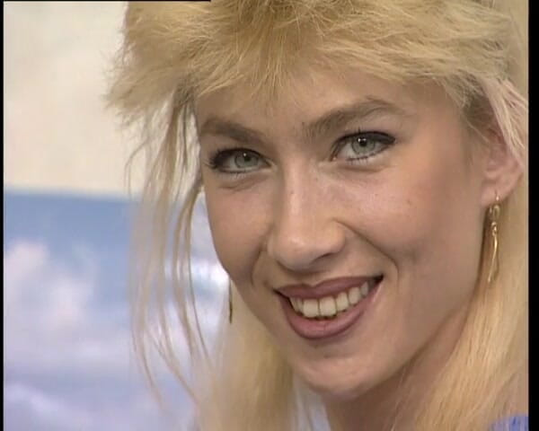 YOUR FIRST PORN: Konigin Der 90 Er Jahre - 90 ke dashak ki Etiene Queen - etiene