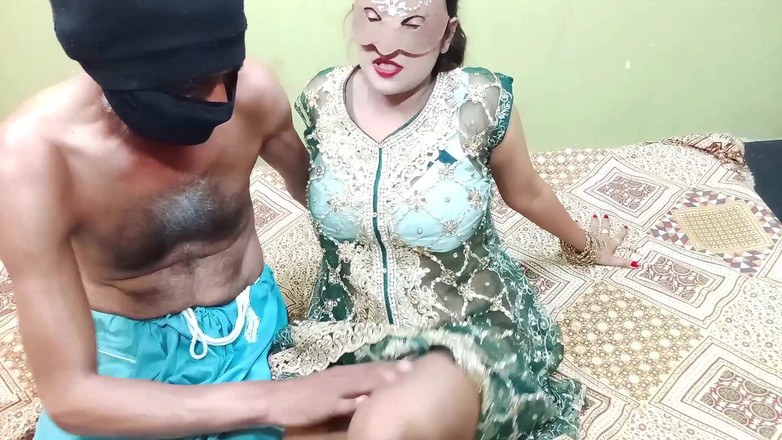 MehwishButt: Služebník v domácnosti ošukal svou madam a dal si velkého čůráka...