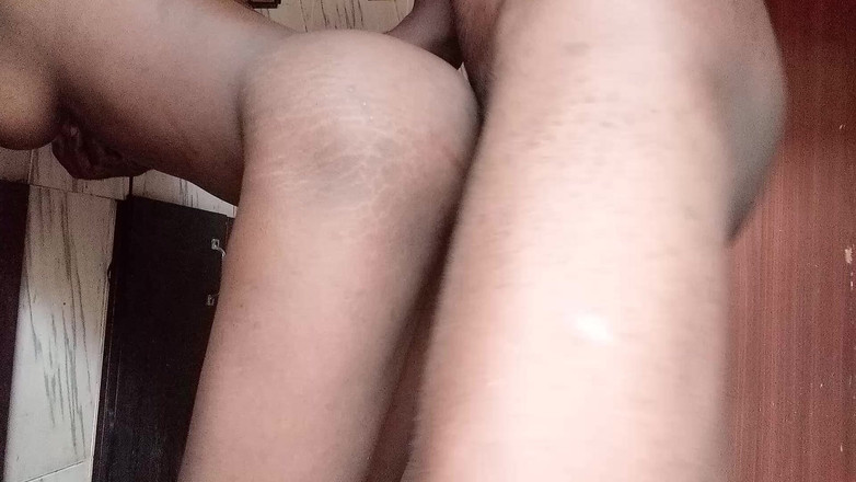 Londiq girls: Nudisten-geile Ehefrau Fickt Gast Des Ehemanns Mit Riesigem Schwarzem Schwanz...