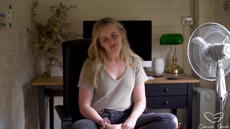 CharlieForde: Röportaj: Charlie Forde'un yer aldığı havuzlarda sikişiyor