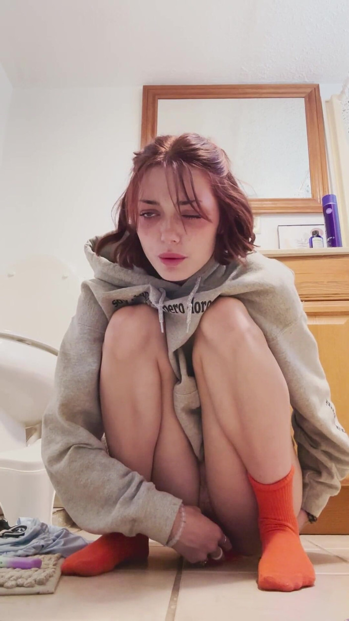 Shrooms Q: Hinterhältiges badezimmer mit meinem rose sextoy und kommt auf meinen...