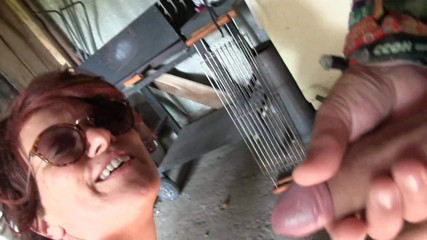 Popp Sylvie: Uma foda na garagem