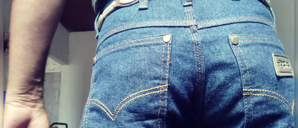 Stink HairyMale: Smoking POV