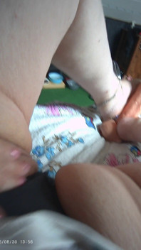 Footjob dari sudut pandang yang berbeda
