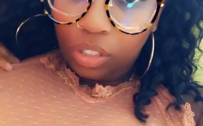 Diamond: Boobs Looking Right