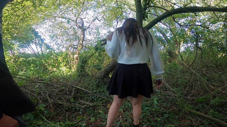 Eye Candy Official: Sex outdoor, nearly got caught