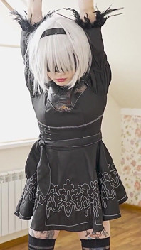 Nier Automata 2b diikat dan dikongkek