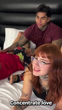 Mi Mejor Amiga Me Descubre Con Su Novio Y Decide Unirse a Una Noche De Intenso Placer