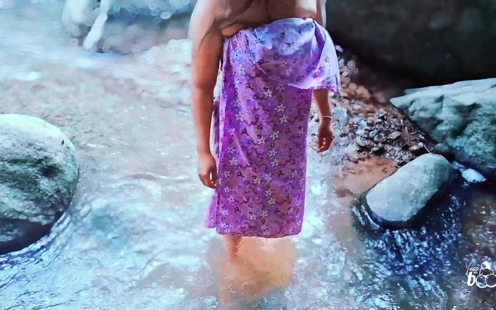 Yess Booty: La zia culona nuota nuda in acqua e scopa nell&amp;#039;acqua...