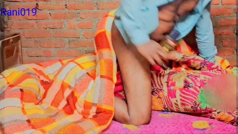 Rakesh: Femme au foyer desi indienne