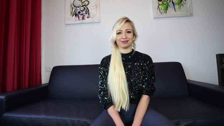 Eronordic: Blondine aus dem park fickt im hotelzimmer