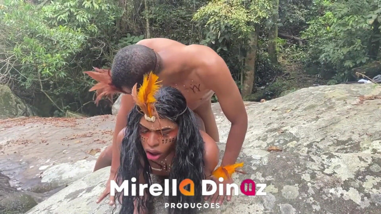 Mirella Diniz: 숲에서의 만남