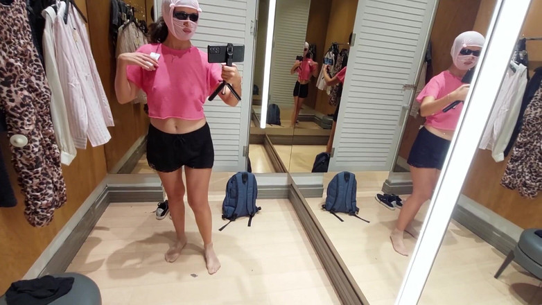 Amateur_MS: O femeie latino amatoare sexy își schimbă hainele