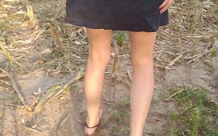 Audrey: Outdoor Pissing Video