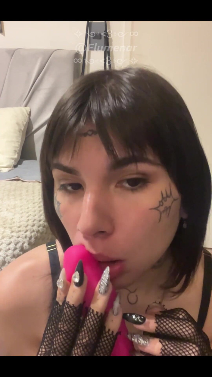 Flumenar: Fem Hot Girl