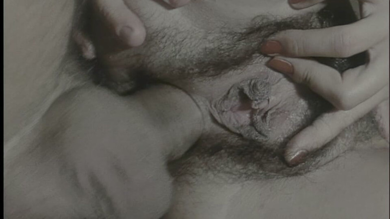 pornitaliangraffiti: 80 और 90 के दशक की सभी दिवाएं एक अनोखे तांडव में एकत्र हुईं