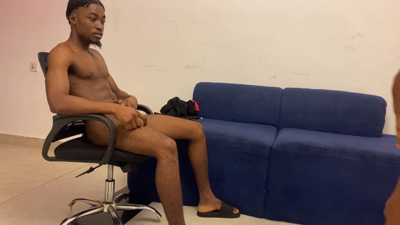 NaijaTeens: Matón callejero dominó mi apretado coño hardcore