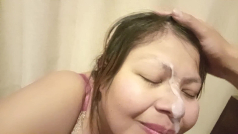 Moo DBOXXX: Esta madura madre soltera ama chuparme la verga, se esta...