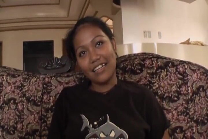 Asian Cuntz: Thai whore riding on the couch on her casting