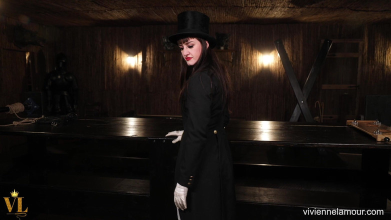 Vivienne l'Amour: Vivienne L'amour - дивний вершник