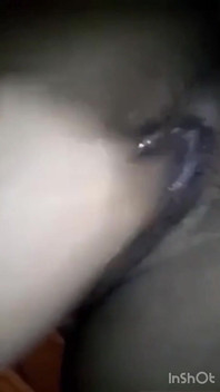 Chica india tan cachonda para novio infiel en su coño por lo que comenzó a frotar su coño