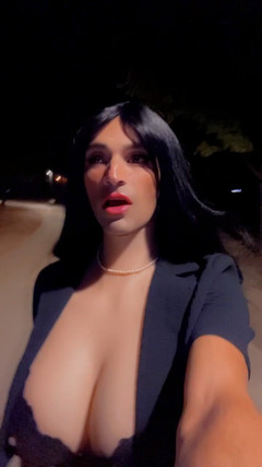 Sissy Slut Brianna: Klekni si mi na klín, zlato. Ukaž mi, jak moc...