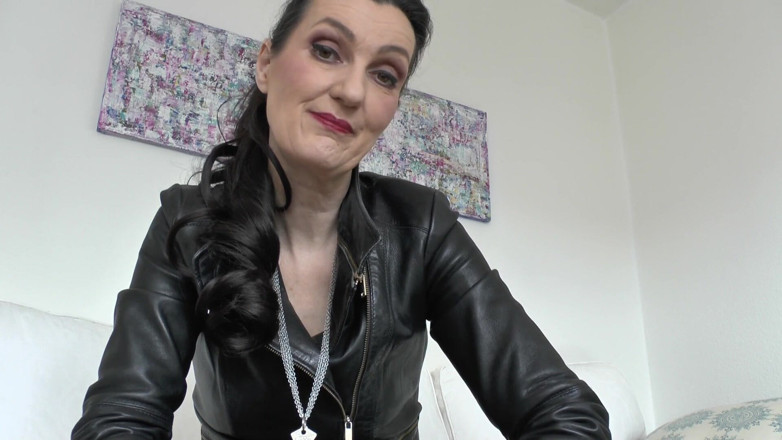 Lady Victoria Valente: Strikte discipline: vandaag gaat je meesteres aan je bouwwerken werken!...