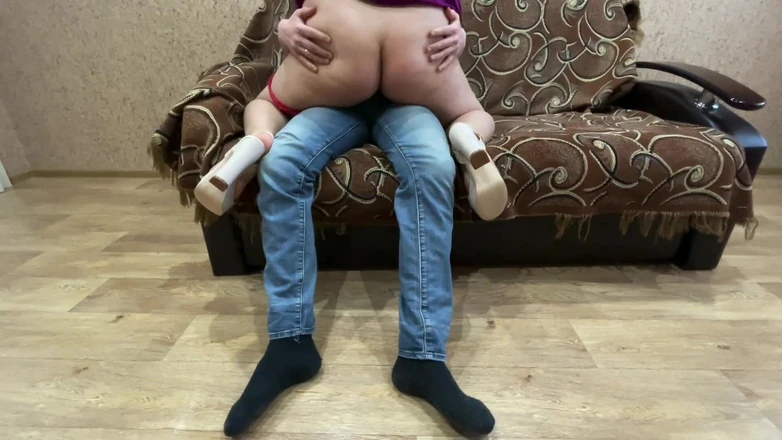 Lux Eva: A venit la stăpâna lui