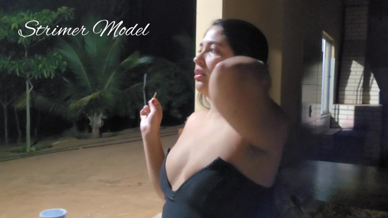 Strimermodel: Bebida e ressarte