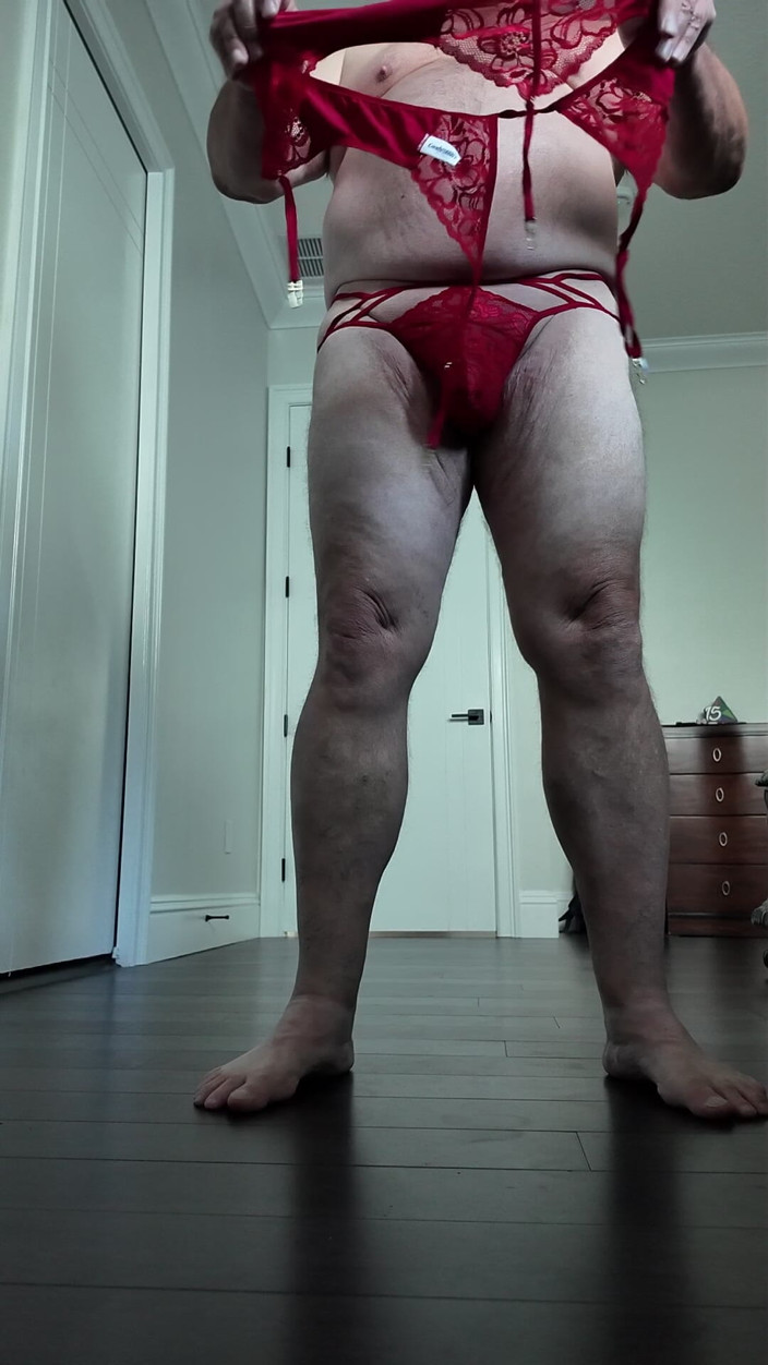 GottaLuvBB: Black Vs Red. My Favorite Bottoms
