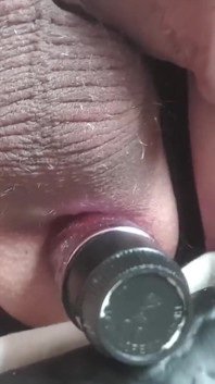 V59 : POV, une trans aux seins naturels jouit en jupe