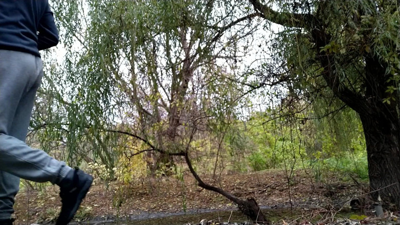 OurFetishLife: Une MILF après avoir pisse dans la rue m'emmène
