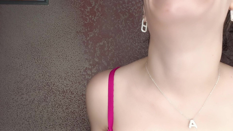 Annika Rain: Wytrysk na twarz powoduje, że tancerz rośnie