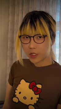 Asiatischer ladyboy lexi faith badezimmer analspiel abspritzen