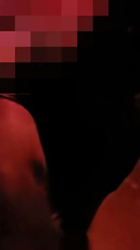 Těžký výstřik po plavbě temnou místností