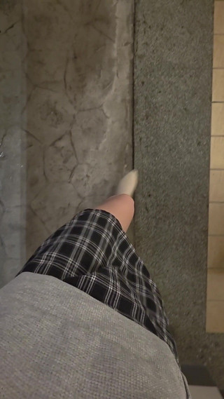 Taiwancdgirl: Motel garajında külot gösteriliyor