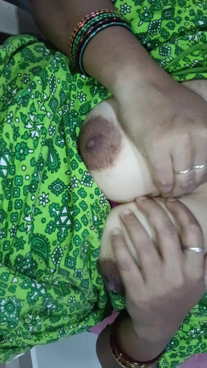 Muruga: Desi moster knullar för ren rakning efter sex