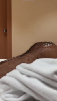 Massage desi dans une chambre d’hôtel, partie 1 