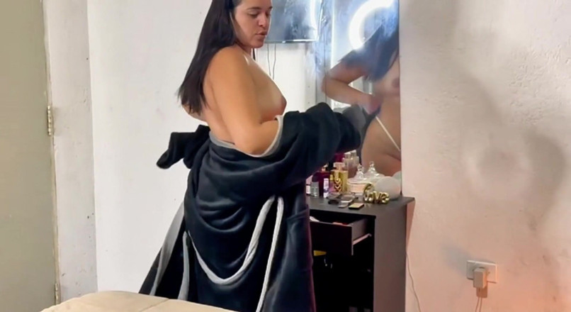 Lidi Ferrari: J’ai mesuré le gros et sexy cul de la brune...