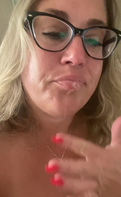 Lily Bay: Pluć. LilyBay73