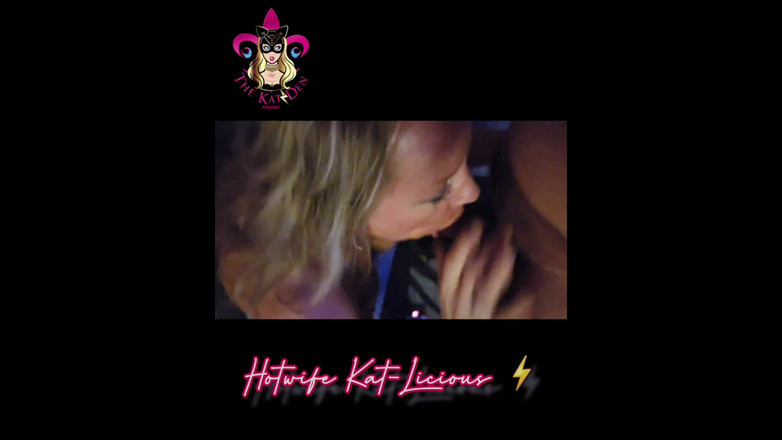 Kat-Licious: Kitty kat-licious in cerca di latte da bigsexydaddyd- pompino