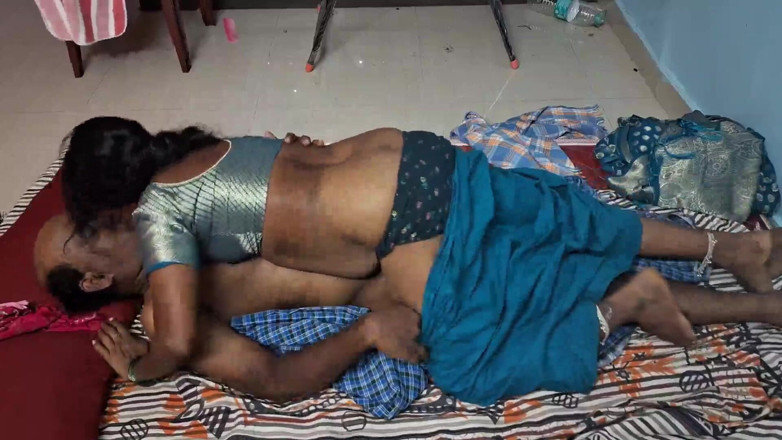Desi palace: Video rekaman seks istri hot india sama suaminya!