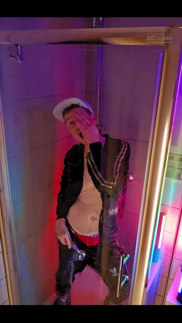Roman Heart: Shower Dance