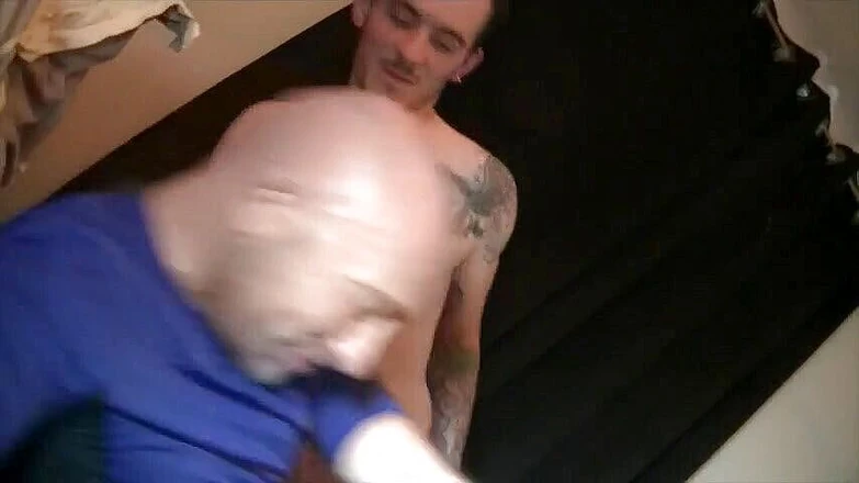 Gaybareback: Twink knulla mig barbacka ans sug min enorma kuk
