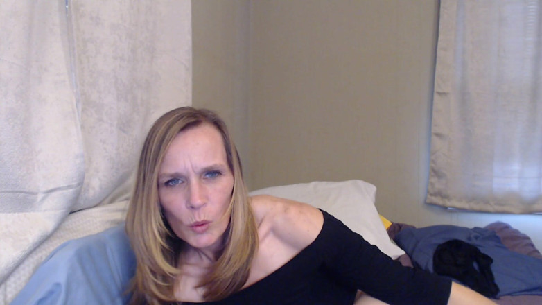 KimitheMilfMommy: アナルディルドファック