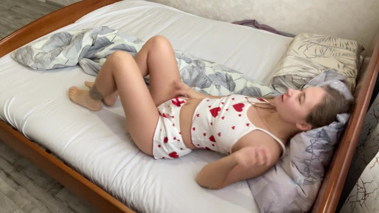 Stacy_via: Orgasme! Orgasme! Orgasme! Masturbasi pagi-pagi yang manis